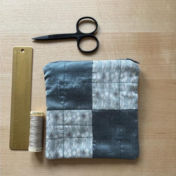 Soft and Small Quilted Crafting Essentials Bag handmade in Toronto, Canada - Picture 1 of 3